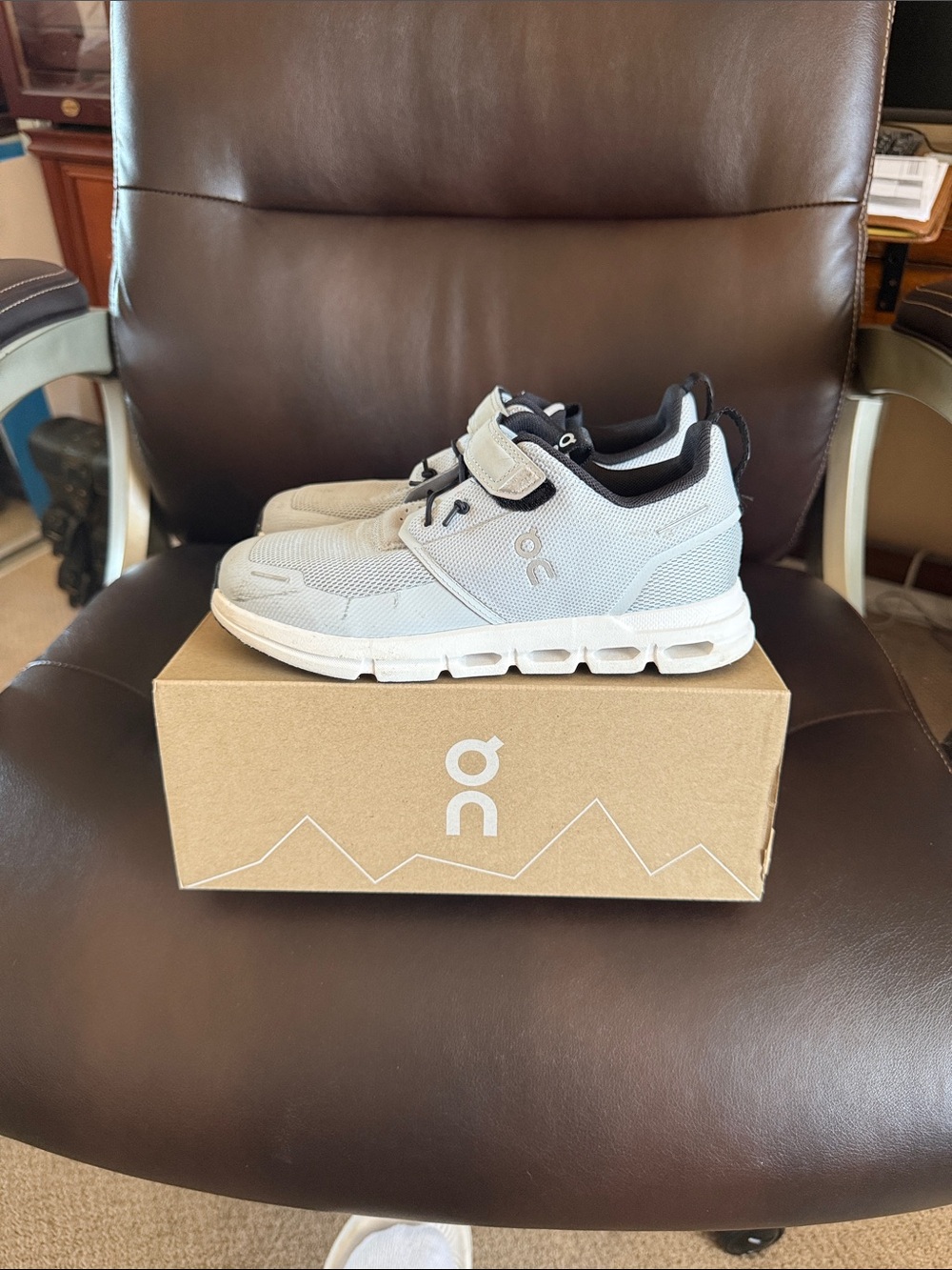 On Running Kids' Cloud Sneaker - Light Gray with Black Trim
